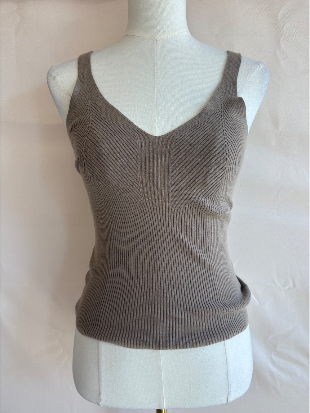 Express Women's XS Taupe Ribbed Knit Tank Top with V-Neck